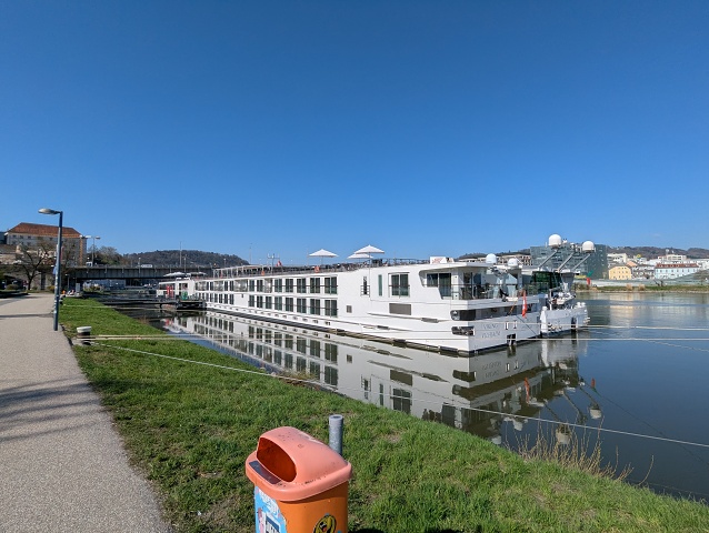 PXL 20250403 085452238