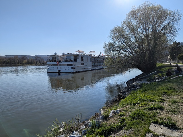 PXL 20250404 142754936