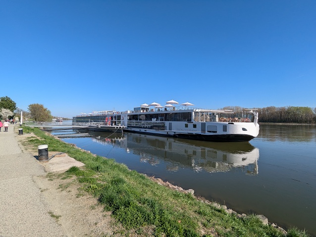 PXL 20250404 143156456