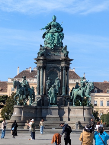 PXL 20250405 074425949