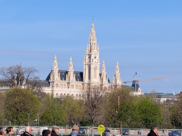 PXL 20250405 075224077