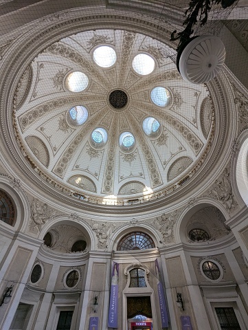 PXL 20250405 080609352