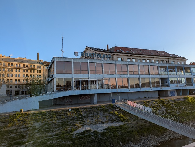 PXL 20250406 045508176