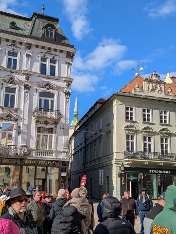 PXL 20250406 070545744