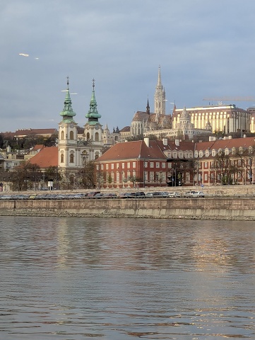 PXL 20250407 051151705